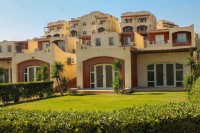 بالتقسيط للبيع شالية100م بالفرش بجوار ستيلا دي ماري عالبحر بالعين السخنة